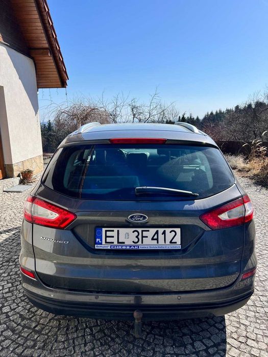 samochód ford mondeo