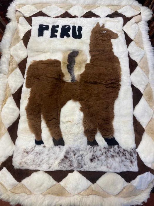Tapete em Pele de Alpaca - Artesanato do Peru