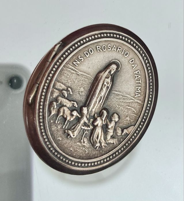 Terço e caixa em alpaca