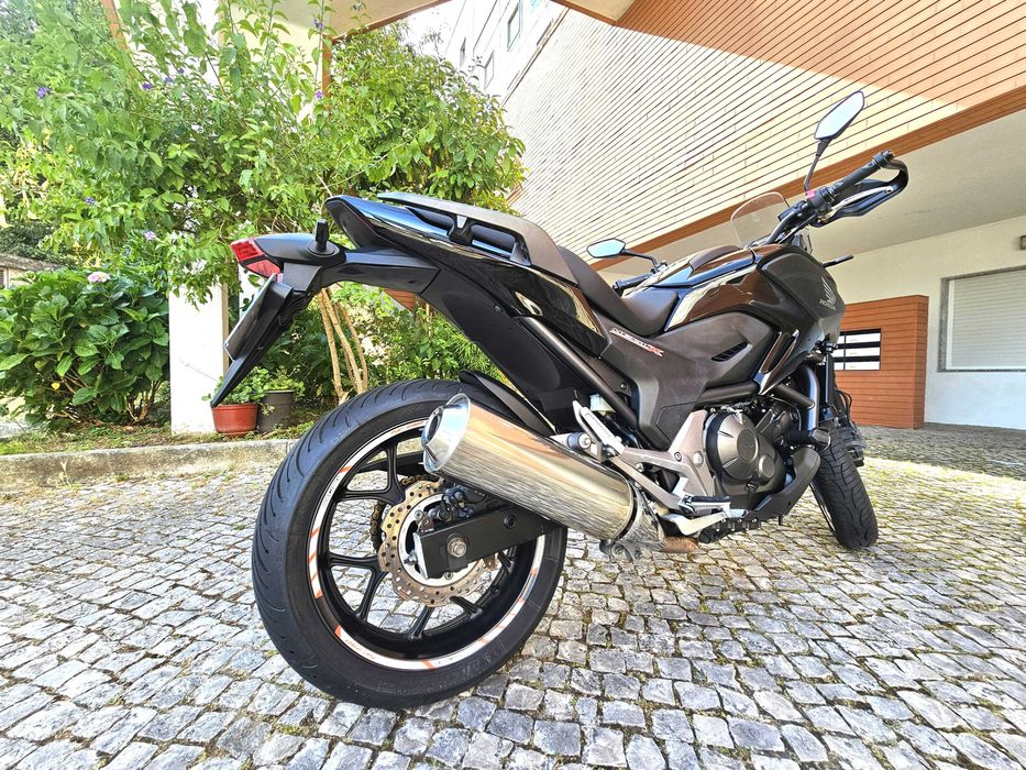 Honda NC 750 X com apenas 29.800 kms, muito estimada