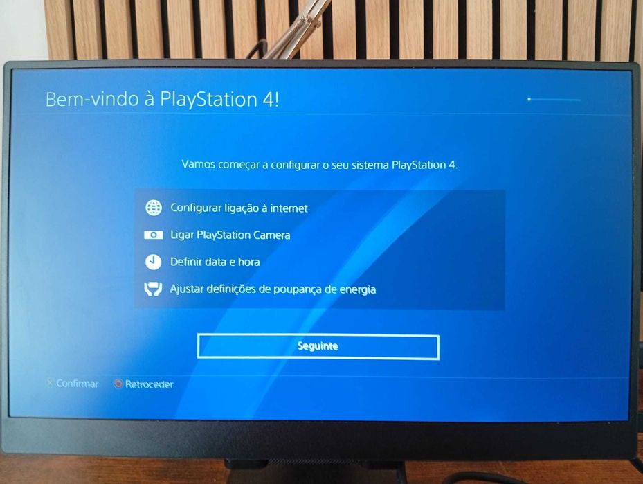 Playstation 4 500GB com dois comandos