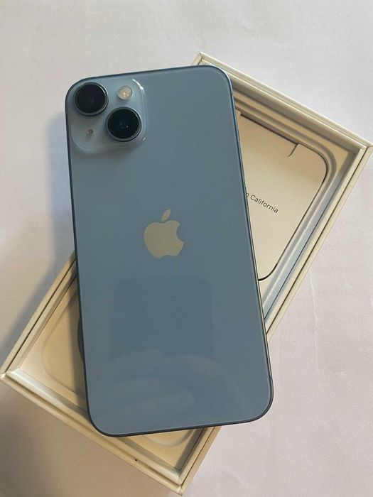iPhone 14 w kolorze niebieskim, pamięć 512 GB.