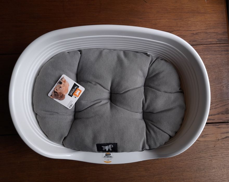 Пластиковий лежак для собак Siesta Deluxe Fеrplast, Сіеста Делюкс 2,4,