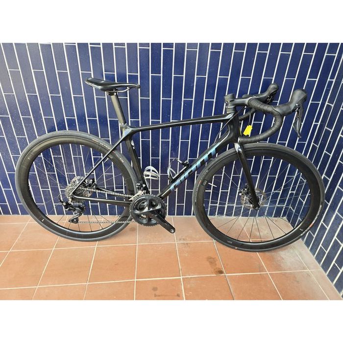 Giant carbono com rodas carbono