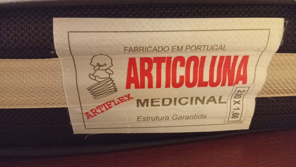 Cama de casal e colchão