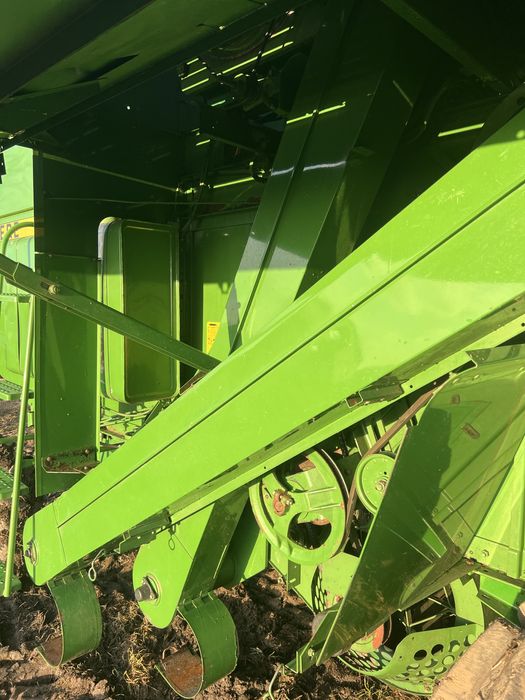 Свіжопривезений комбайн John Deere 1157 жатка Шумахер