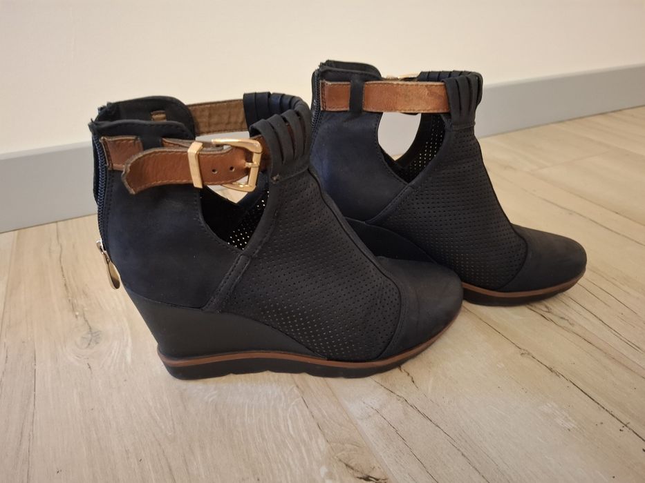 Botki na koturnie rozm.  37