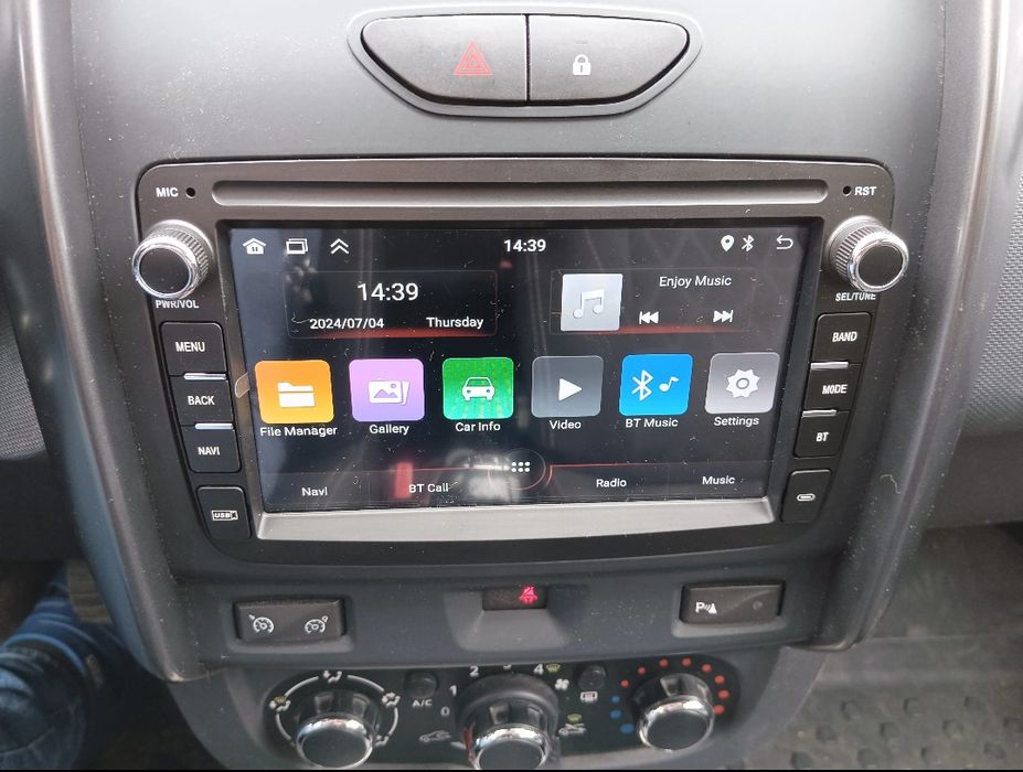 Rádio Dacia Duster/Sandero/Captur Android 14 com GPS (Novo)
