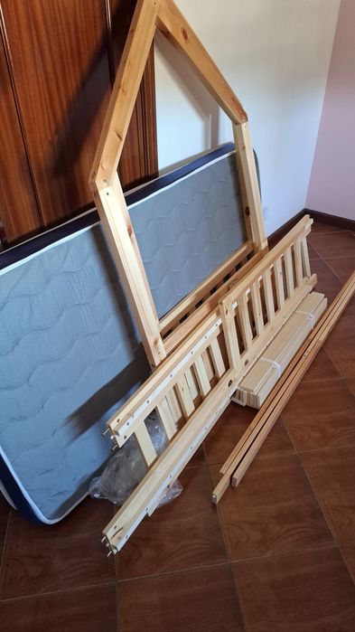 Cama montessori com colchão incluído