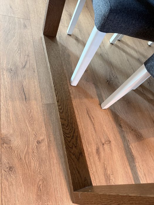 Vendo Conjunto ikeia de mesa e cadeiras para refeições