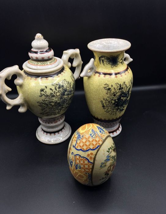 Varios artigos, jarra, anfora e ovo orientais 
Excelente estado
Medida