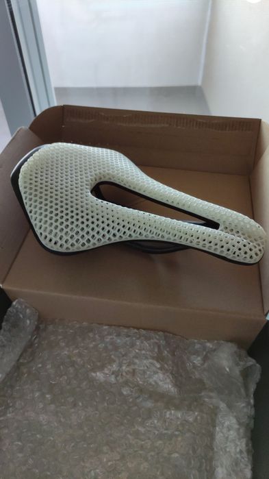 Selim ryet 3d em carbono 164gr como novo com caixa ciclismo