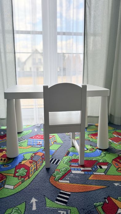 Zestaw mebli IKEA dla dziecka stolik + drewniane krzeselko