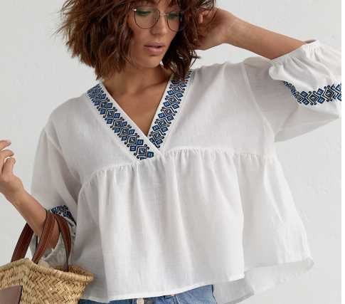 Жіноча вишиванка вільного крою