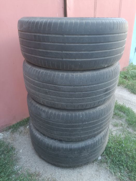 Продам резину Bridgestone 235 55 17