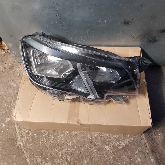 lampa przód Peugeot Partner IV , Rifter 2018-