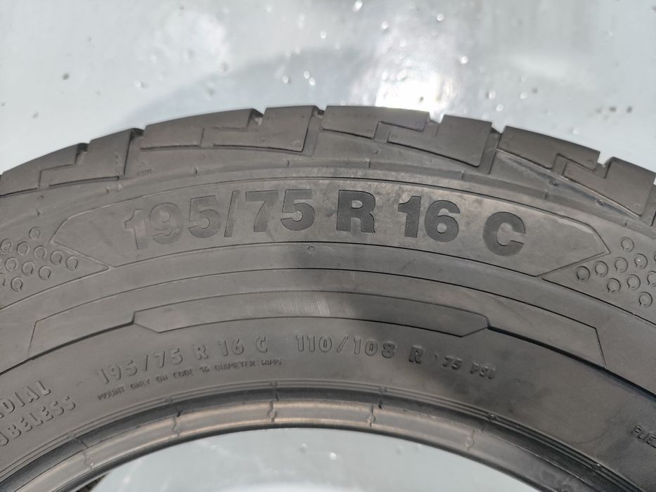 2 pneus semi novos 195-75R16C Continental - Oferta dos Portes