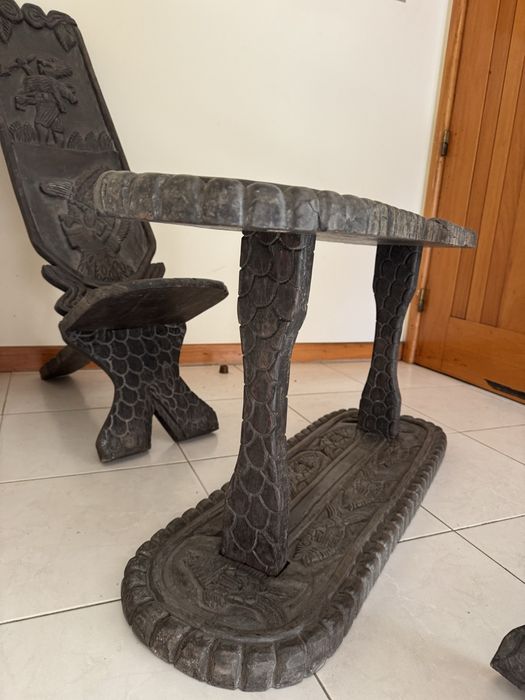Centro de mesa e cadeiras esculpido à mão de pau preto preço negociáve