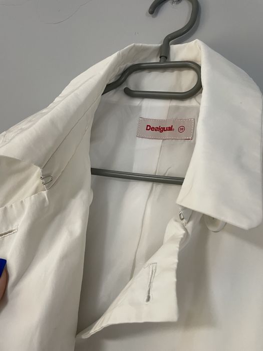 Plaszcz jesienny desigual bialy w print kwiaty 38 M