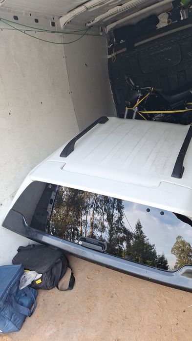 Mudanças- Transportes- Aluguel da carrinha com motorista.