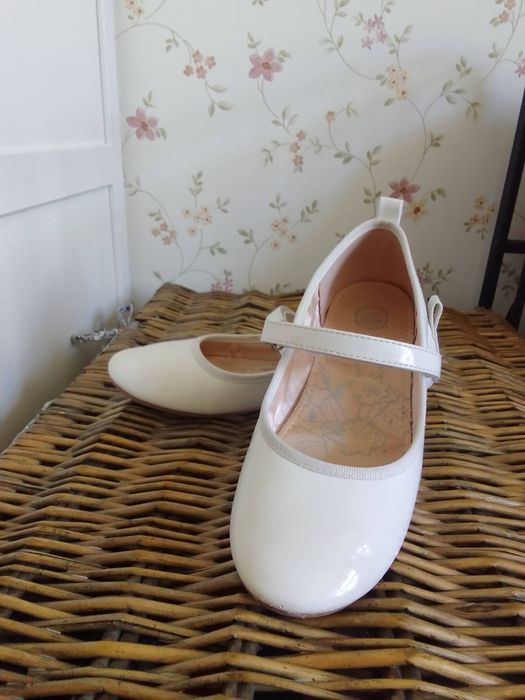Piękne balerinki białe  Smyk komunia rozm 32 33