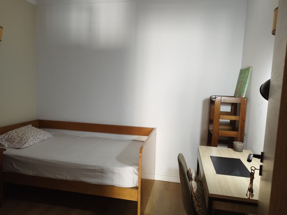 Quarto próximo do Marquês (Porto)- Estudantes com Despesas  incluídas