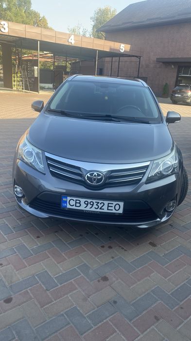 Продам тойота авенсис т27 автомат универсал 2013гв дизель 2,23