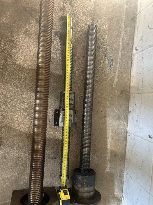 Śruby kulowe z nakrętkami różne 64-192cm(liniowy zespół śeub kólowych)