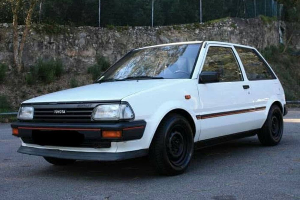 Grelha Toyota Starlet EP7