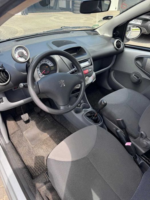 Do wynajęcia Peugeot 107 Auto wynajem Tanio