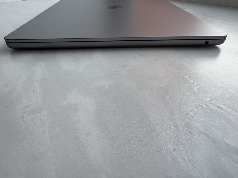 Macbook Air 15 M3 2024 8Gb/512Gb space gray | 21 цикл