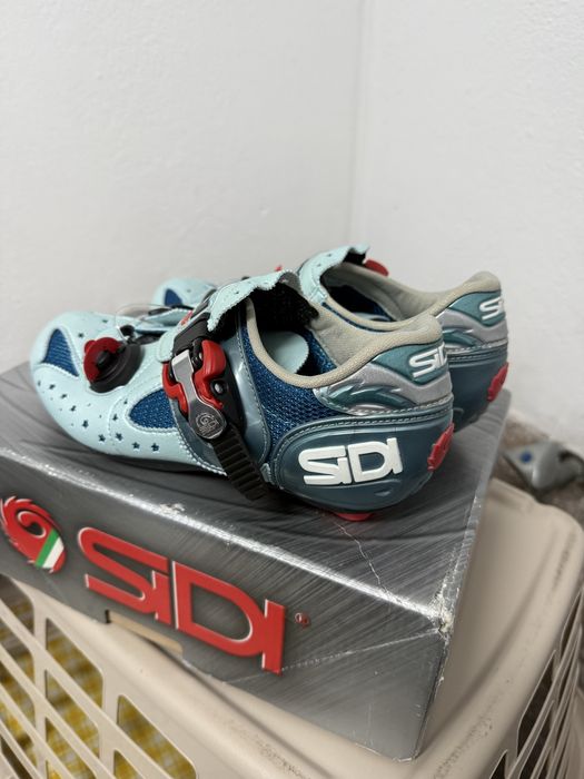 Sapatos Sidi estrada novos