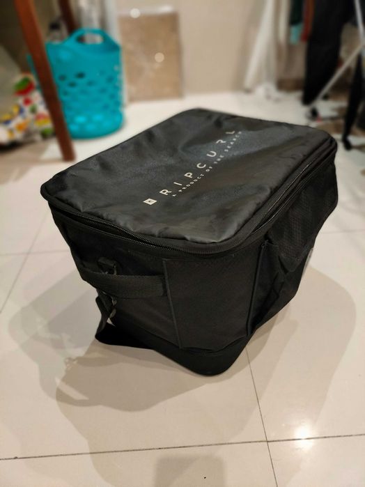 Mala lavagem e arrumação fato surf