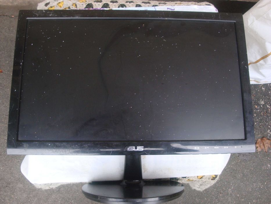 Продам недорого Led монітор для комп'ютера ASUS 197DE (Під ремонт)
