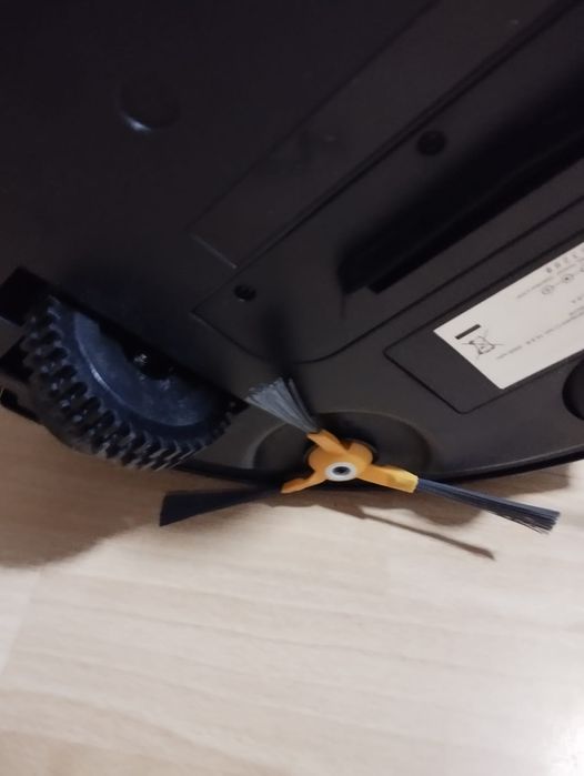 Робот пылесос Redmond