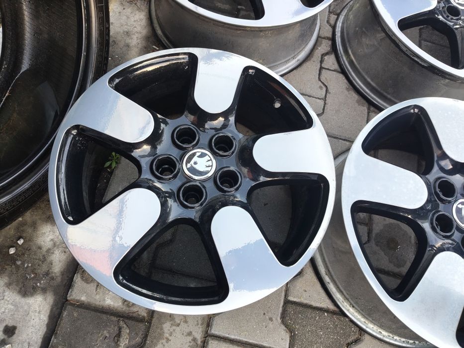 Felgi aluminiowe skoda 7jx17 et50 5x112 seat VW cupra