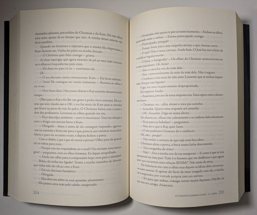 Livro - As cinquenta sobras de Grey
