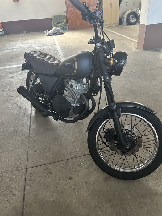 Suzuki GN 250 Restaurada