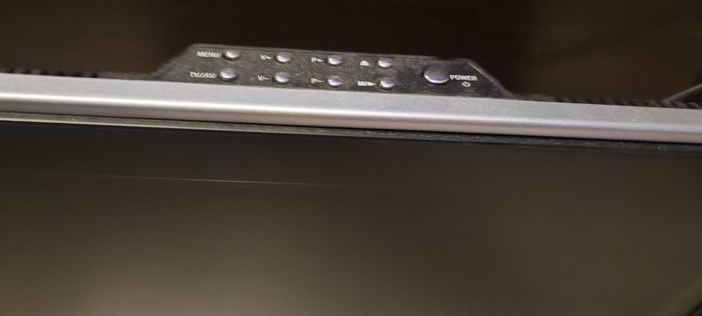 LCD TV with Built-in DVD Player64170307396995124