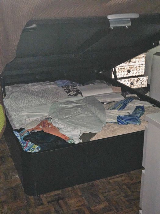 2 Camas + Guarda-vestidos + Móvel TV | Conjunto 750 € (Negociável)