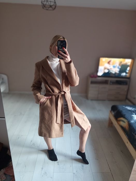 Wiązany beżowy płaszcz damski M L elegancki jesienny