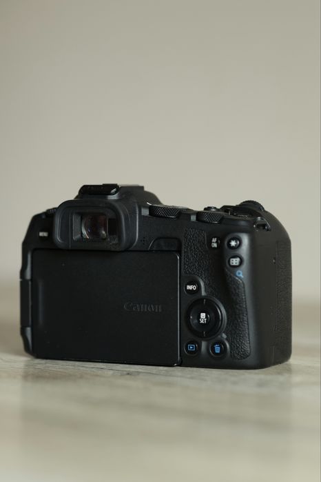 Canon EOS R8 body