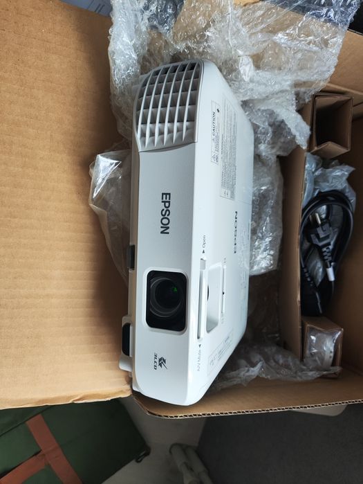 Проектор Epson EB-W06