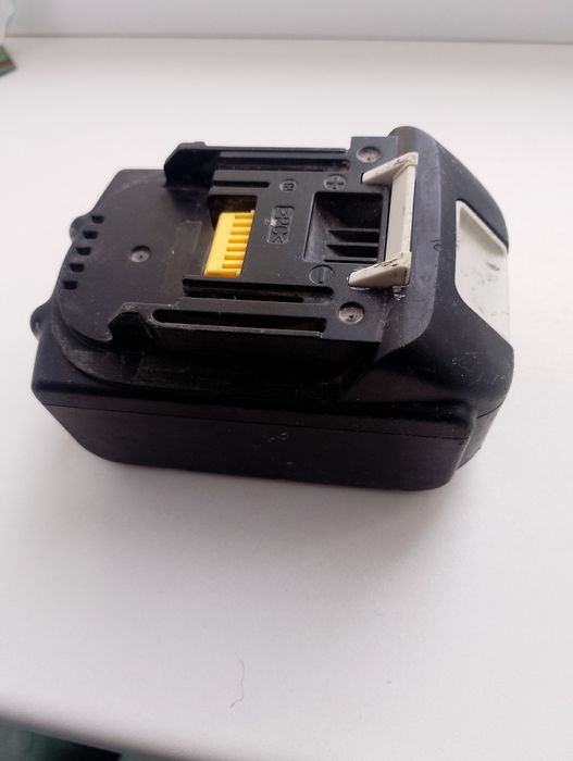 Макіта батарея не робоча 5А.