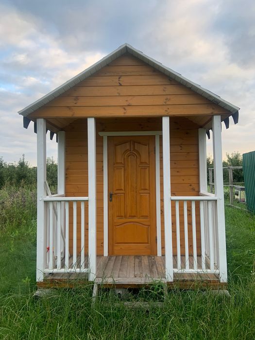 Апідомік та вулики з бджоло сімʼями