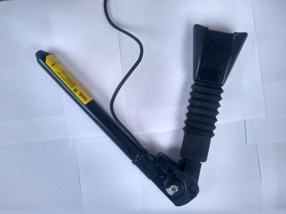 Преднатяжитель ремня безопасности Opel, Ford