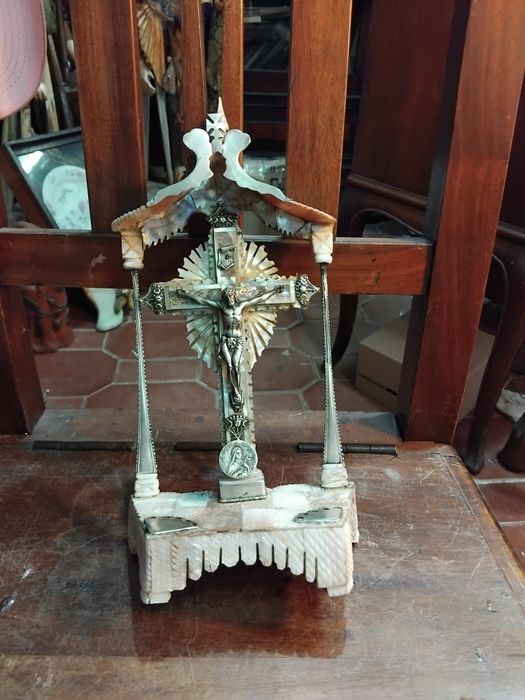 Crucifixo em prata e madrepérola antigo