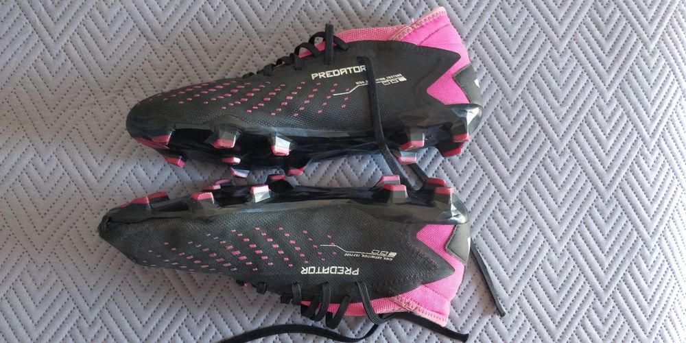 Chuteiras Adidas Predator - Adulto