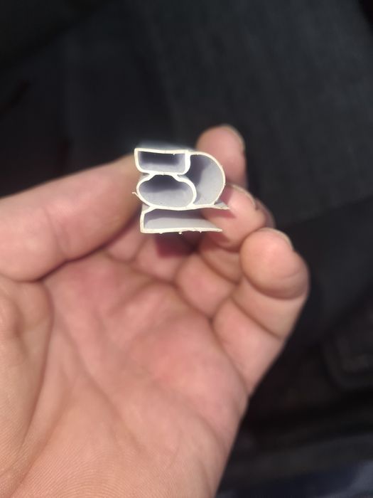 Уплотнитель холодильника, уплотнитель морозильной камеры.