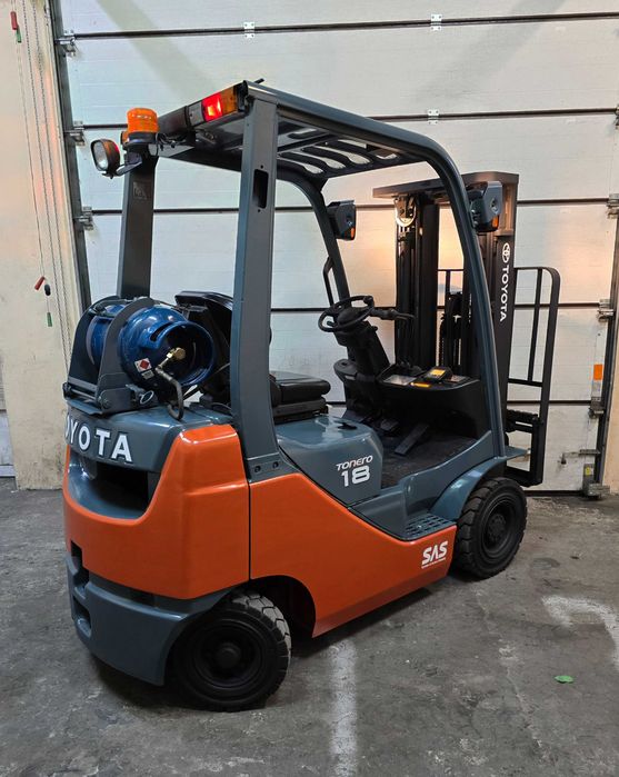Навантажувач вилковий, газовий 1.8 тонн, Toyota 02-8FGF18 Триплекс